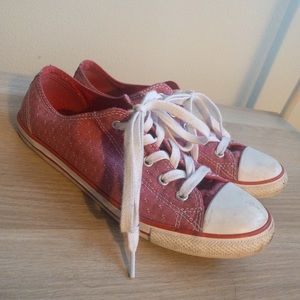 Women’s Low Platform All Star Classic Converse: Red Converse - Size 8